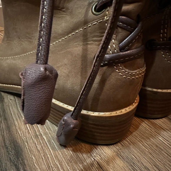 Miss Albright Anthropologie boots in light brown suede - Picture 3 of 9